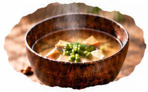 木の器に入った農家味噌汁